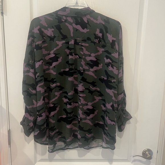 Torrid Size 4X Drop Shoulder Button-Front Top - Camo Print - Picture 4 of 8